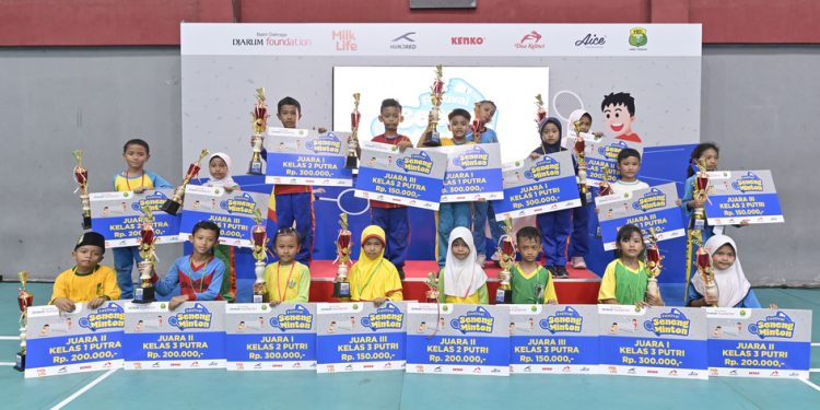 Para pemenang Festival SenengMinton Solo