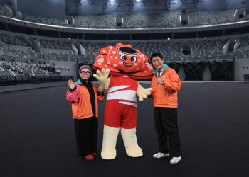 Ketua Umum Gimnastik Indonesia, Ita Yuliati dan Presiden FIG, Morinari Watanabe