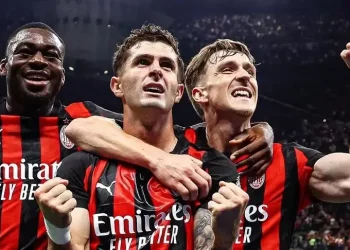 Selebrasi pemain AC Milan usai bobol gawang Napoli