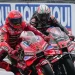 Marc Marquez dan Marco Bezzecchi saat berduel di lintasan MotoGP