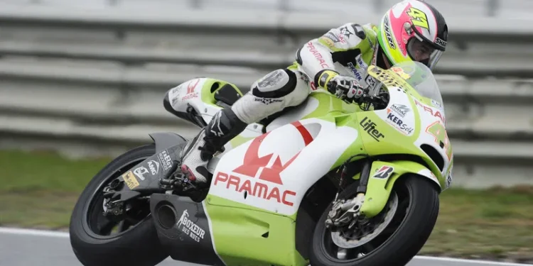 Aleix Espargaro menggunakan motor Pramac Ducati 2010