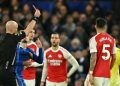 Wasit mengeluarkan kartu merah untuk pemain Chelsea, Moises Caicedo