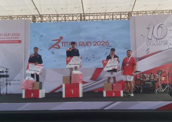 Penyerahan medali Titan Run 2026