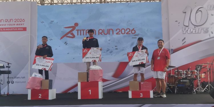 Penyerahan medali Titan Run 2026
