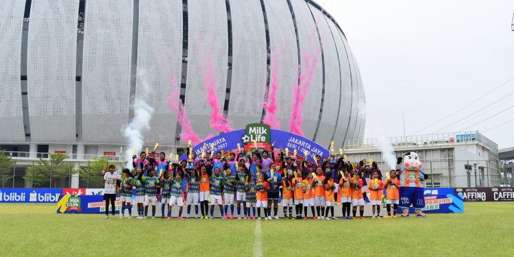 Selebrasi juara MLSC Jakarta Raya